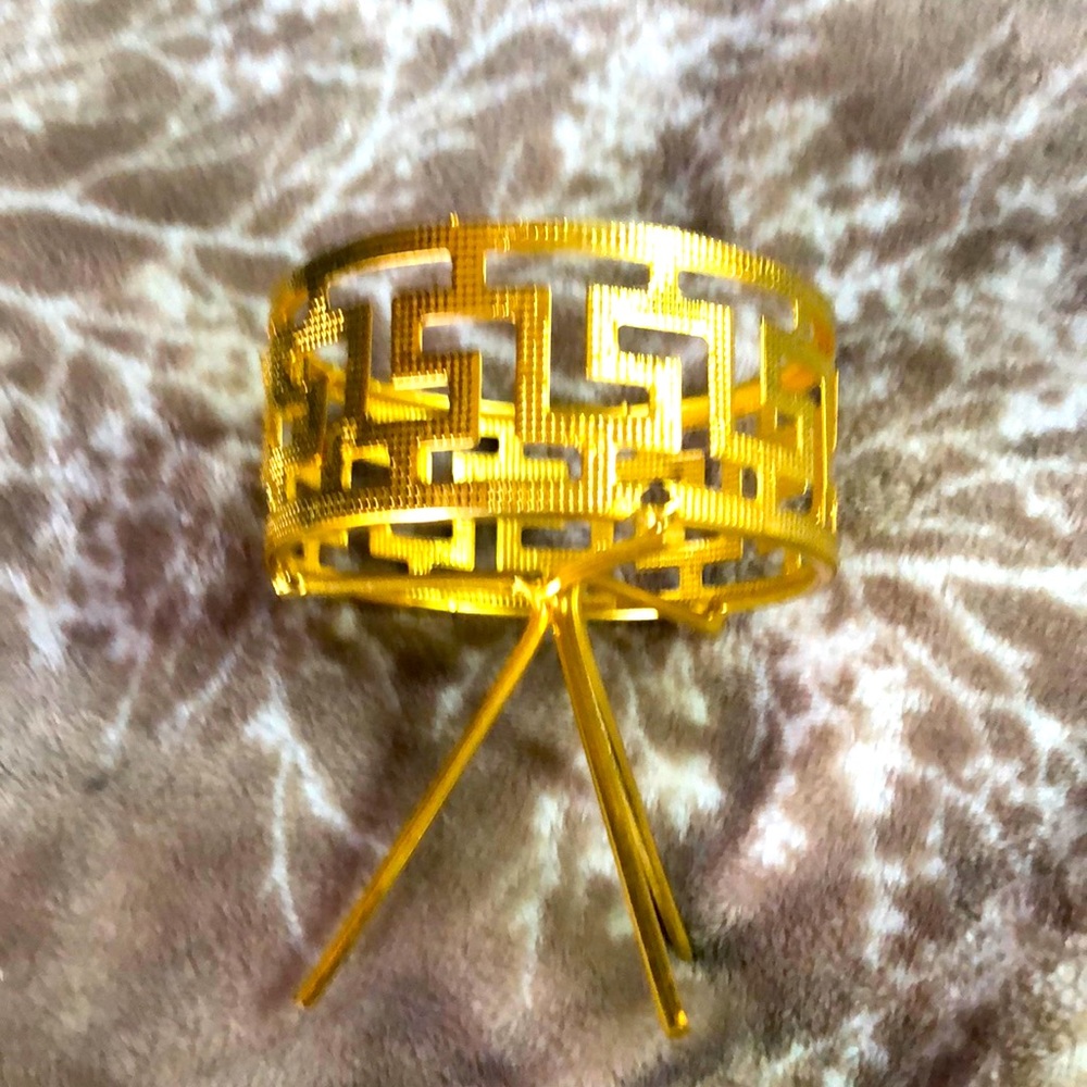 Gold tone, metal accent piece